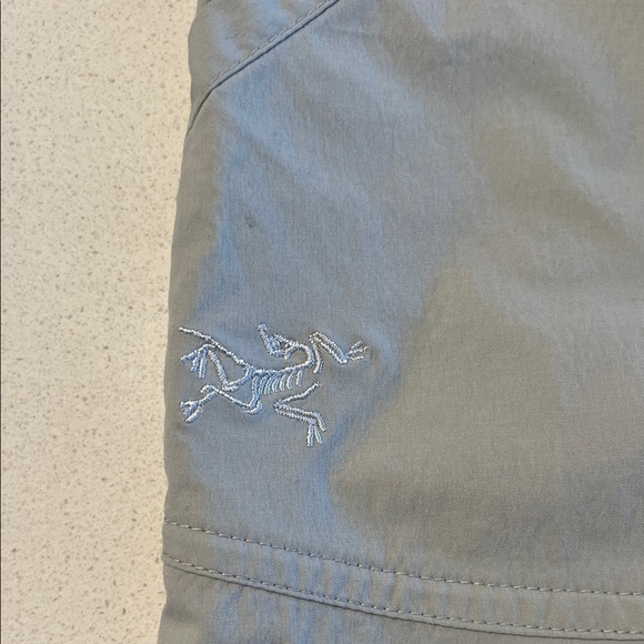 Arc’teryx Women’s Shorts - Picture 2 of 6